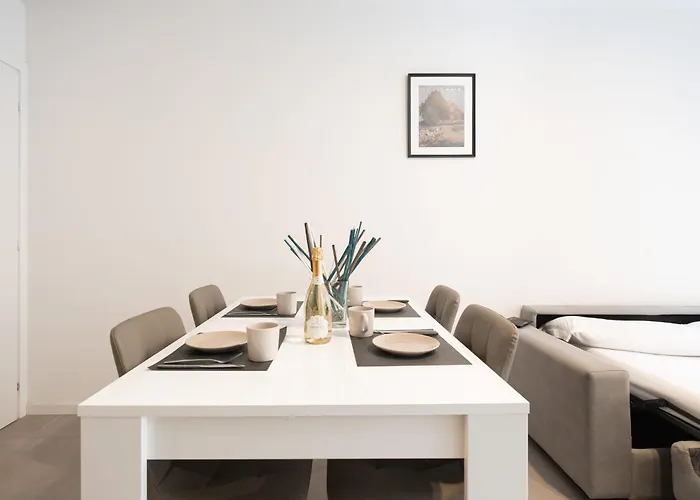 New - Mg 8 House - Centre