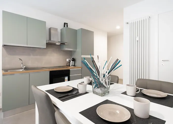 New - Mg 8 House - Centre