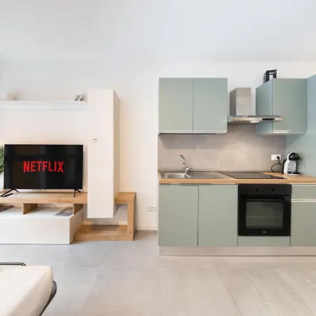 New - Mg 8 House - Centre